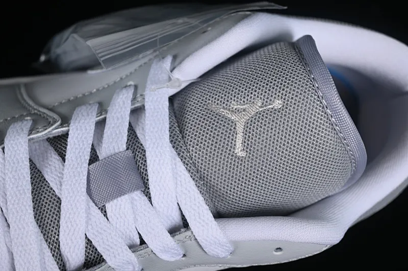 All categories Air Jordan Jordan series basketball shoes Air Jordan 1 Low Air Jordan 1 Low AJ1 Joe 1 white gray low-top cultural and leisure sports sneakers DC0774-106